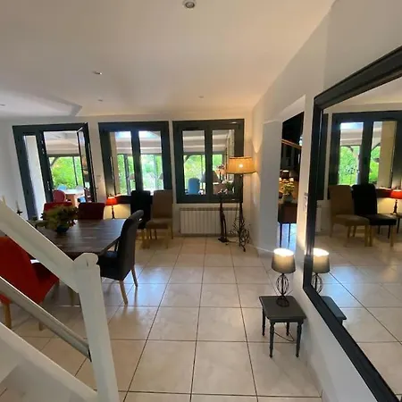 Le Leberou Сарла-ла-Канеда