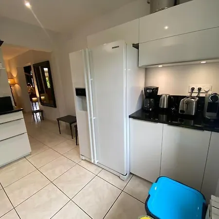 Вилла Le Leberou